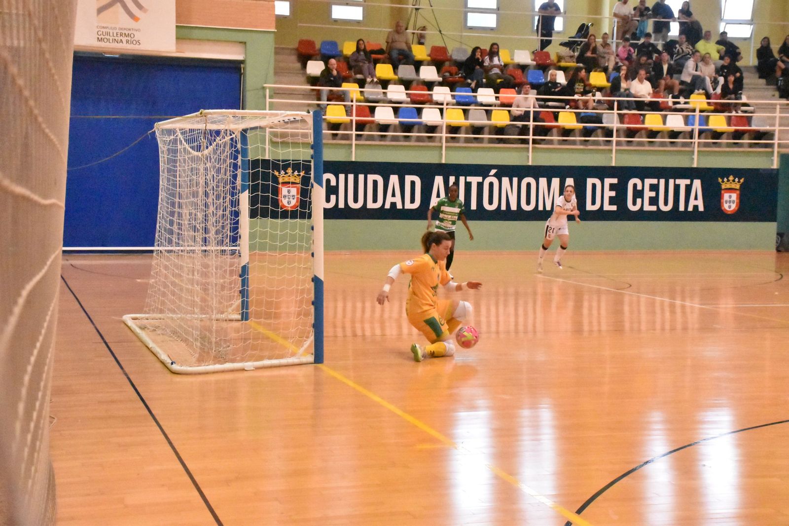 (4-4) AD Ceuta y Guadalcacin empatan en un vibrante partido