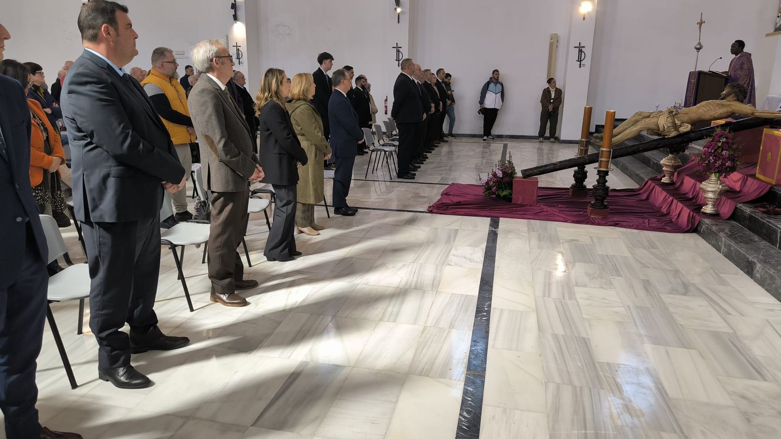 Función Principal y Besapié de la cofradía de la Encrucijada en la parroquia de San José