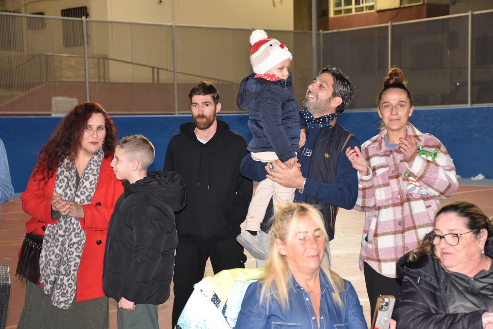 El Polígono celebra su primera Zambomba Flamenca con música y tradición