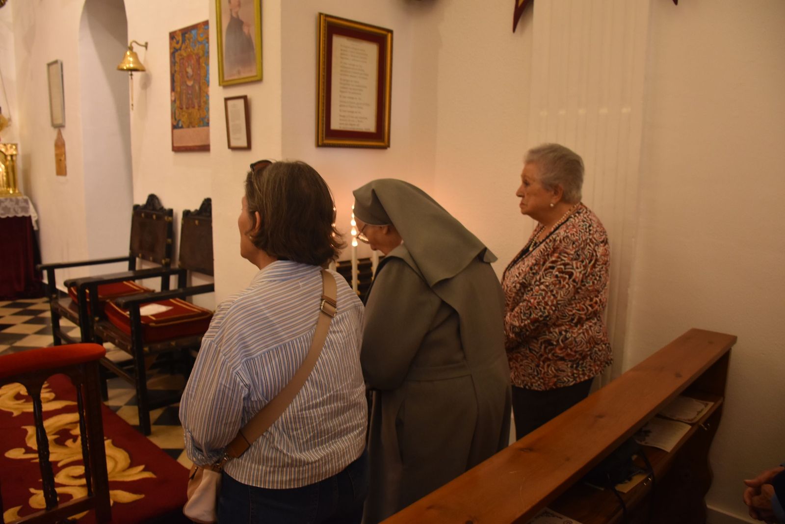 San Antonio enciende la cuenta atrás de su festividad con el inicio del triduo y el alumbrado extraordinario