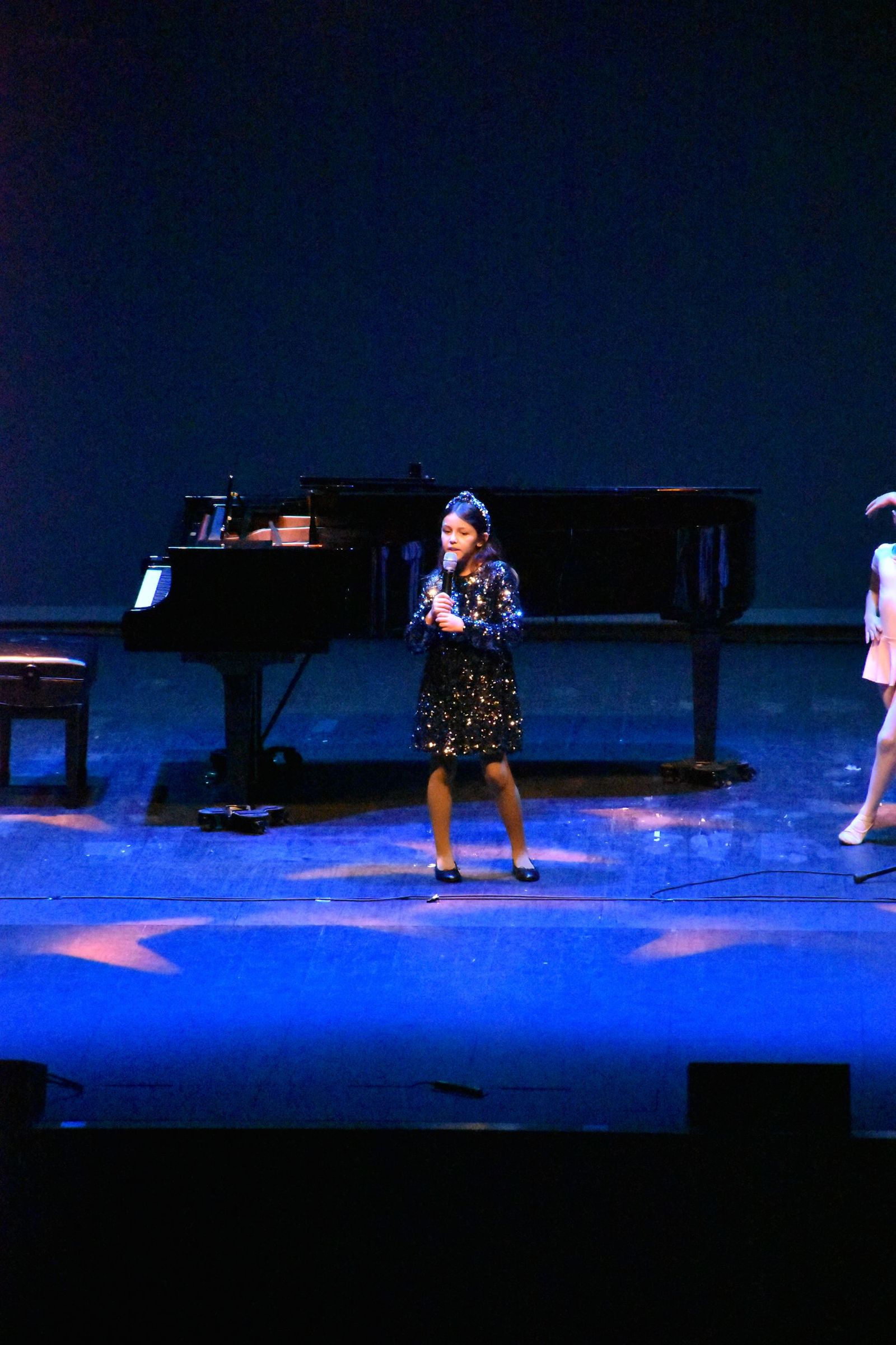 Los alumnos de La Inmaculada sorprenden con una “Voz Kids” dedicada a la Virgen