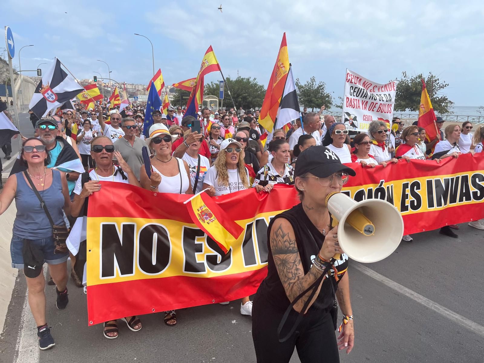 Ceuta vuelve a echarse a las calles para recordar que "Un caballa nunca se rinde"