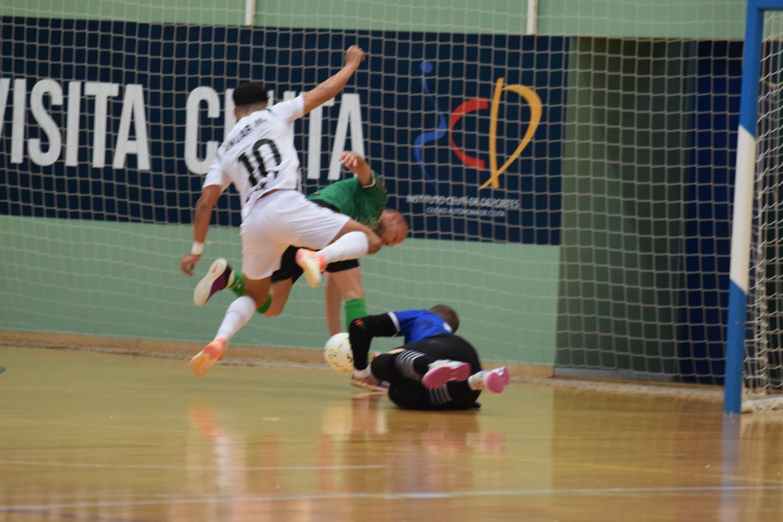 (4-0) El Imperio Ceuta sentencia en la segunda mitad