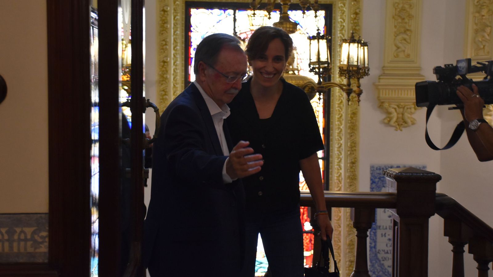 El Gobierno local recibe a la ministra de Sanidad, Mónica García