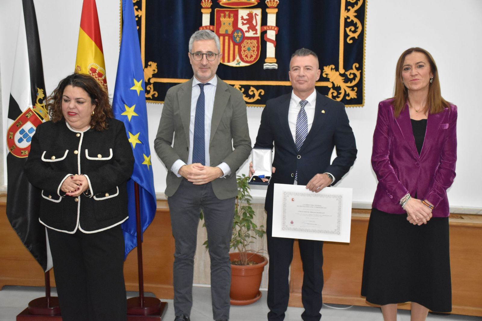 Protección Civil rreconoce el éxito de la OPE con la entrega de sus Medallas