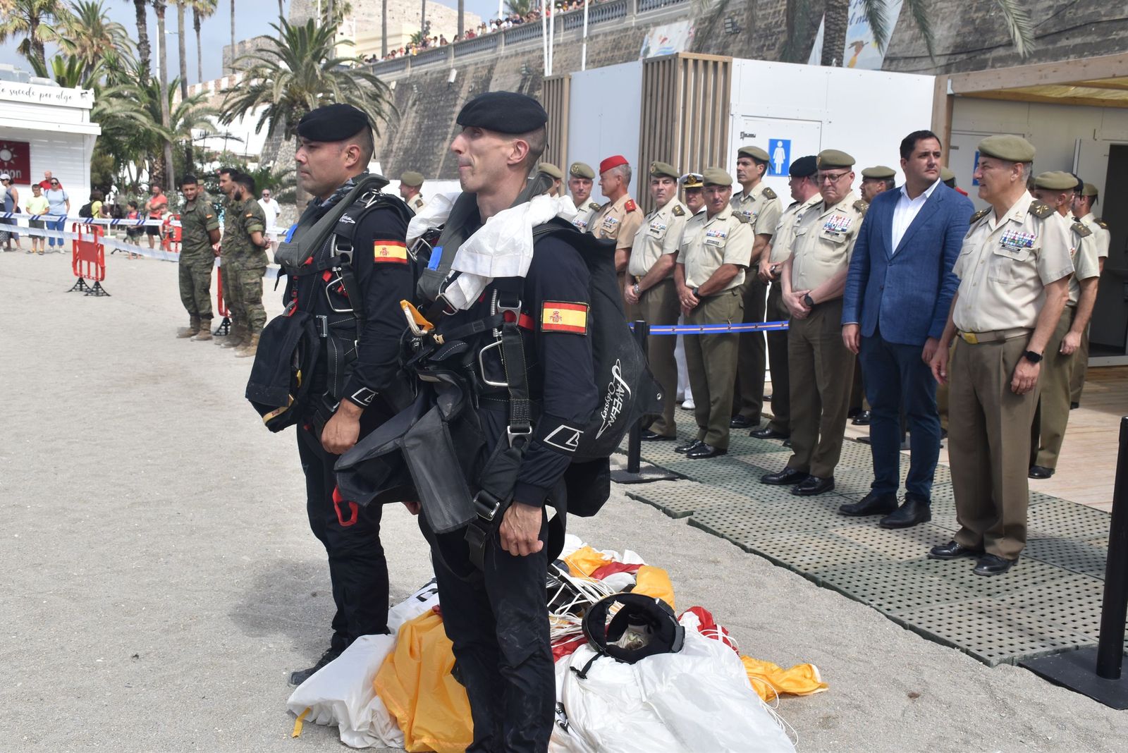 FOTOGALERÍA | Ceuta mira al cielo para celebrar a sus Fuerzas Armadas