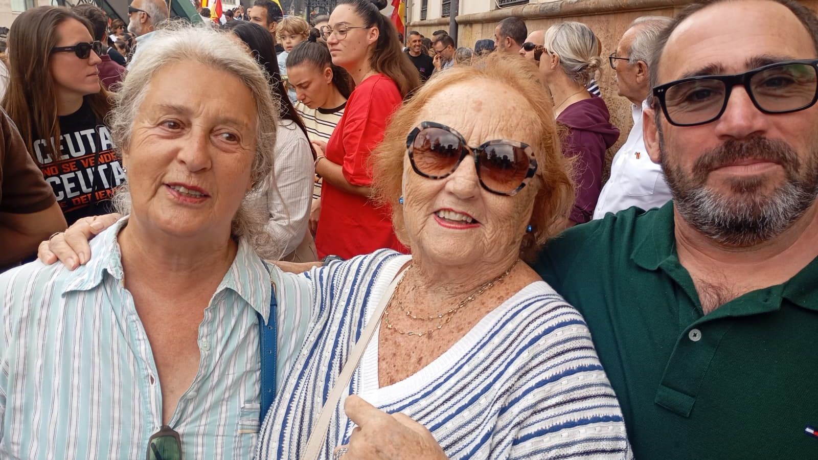 Rosa Rodríguez en el centro 