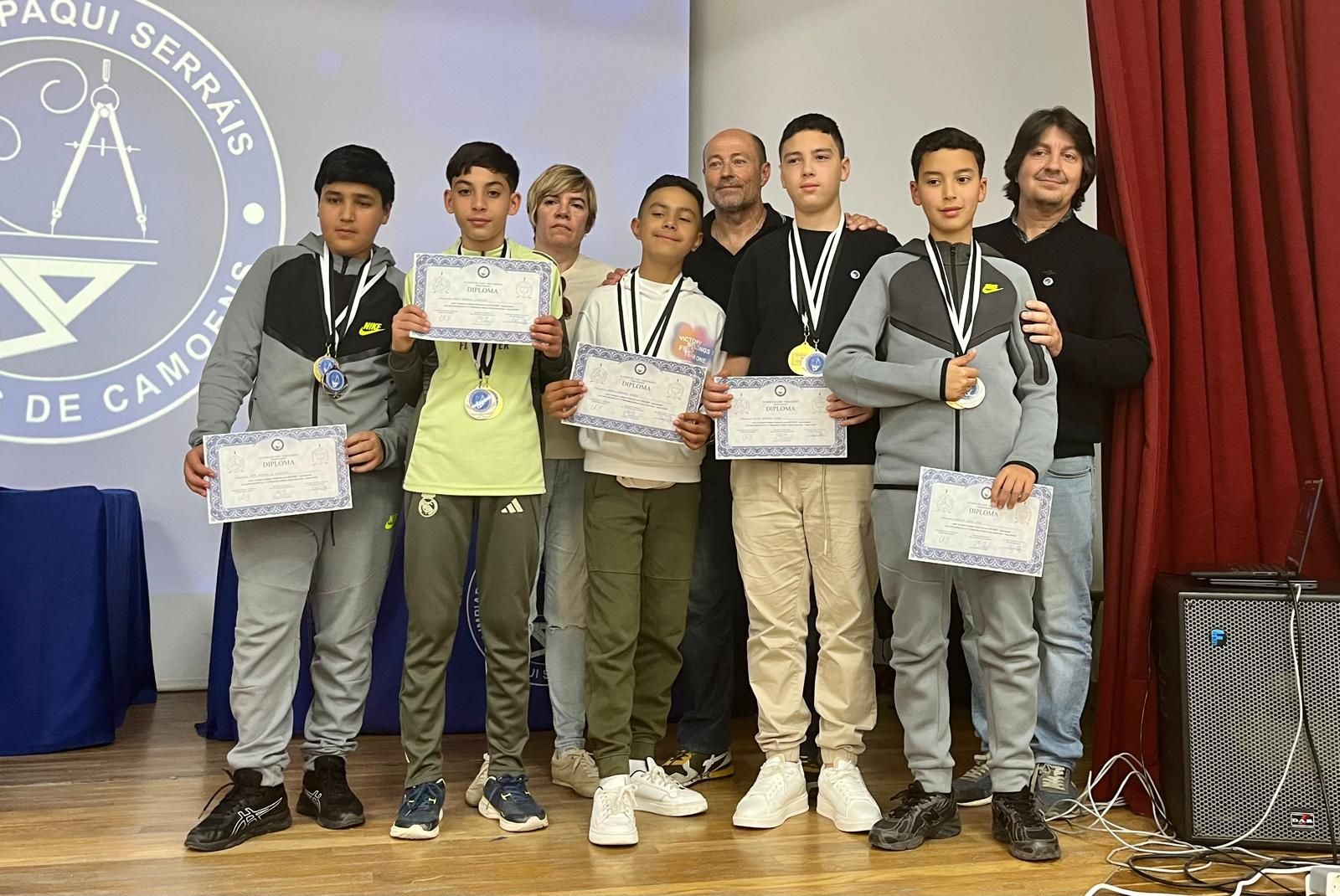 El IES Camoens acoge unas Olimpiadas de Dibujo Técnico con el legado de Paqui Serráis