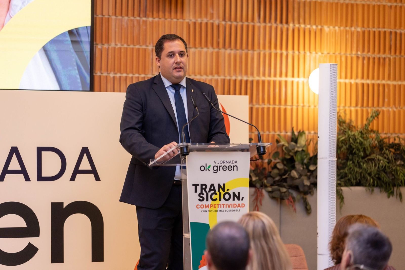 El vicepresidente, Alejandro Ramírez, advierte de que la crisis iniciada el 31 de julio sigue sin resolverse y reclama al Ejecutivo central medidas que permitan recuperar la normalidad en Ceuta
