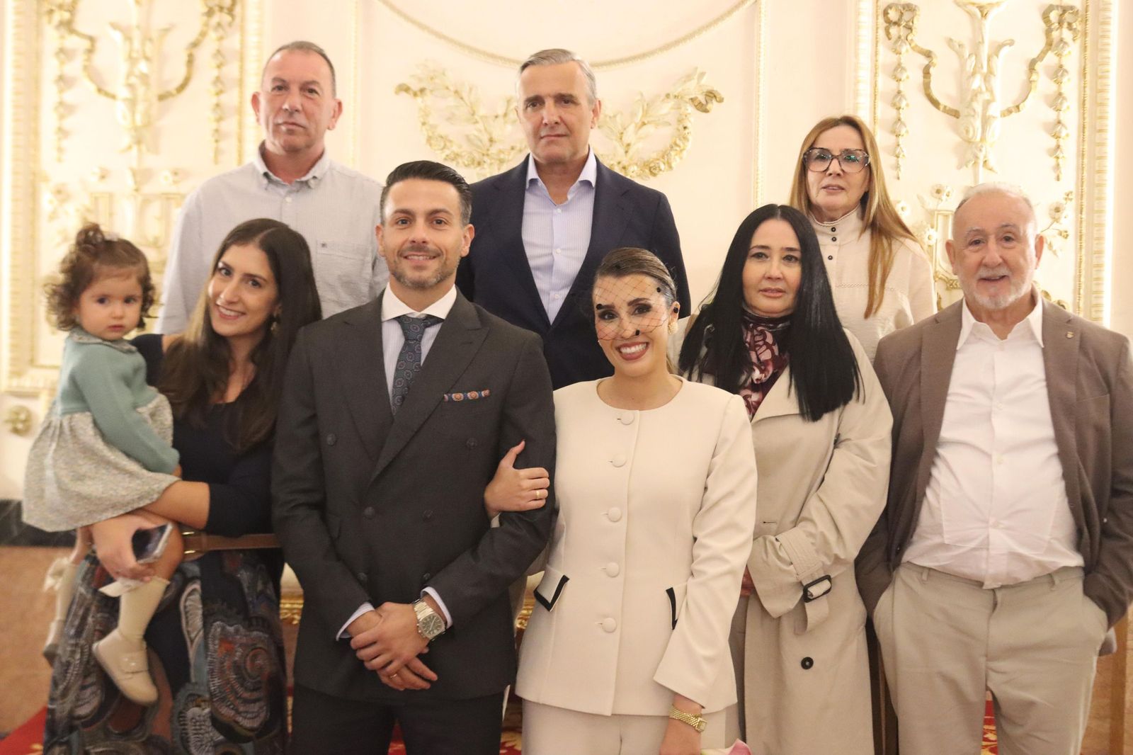 FOTOGALERÍA | Rubén y Gloria dicen 'sí quiero' en el Salón del Trono